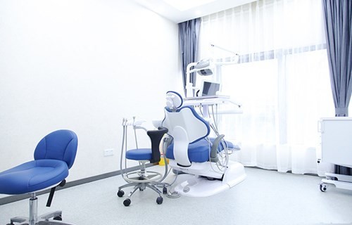 重庆牙博士口腔医院收费标准，2025矫正补牙拔牙种牙洁牙等收费合理