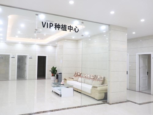 南宁牙博士口腔医院看牙费用高吗？2025价格表呈现种植牙矫正收费不贵