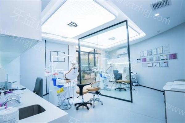  上海牙博士口腔收费标准2025:种牙2280+矫正7800+可刷医保三院连锁技术强