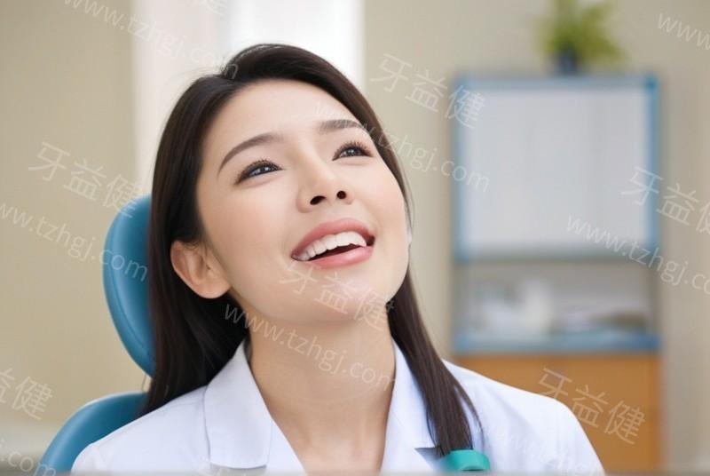 保持口腔卫生有妙招，饭后漱口早晚刷牙让你的牙齿更健康